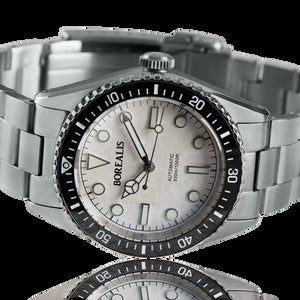 Borealis ダイバーズウォッチ Bull Shark V2 ユーズド美品 Borealis Bull Shark V2 White Dial Mercedes Hands no Date